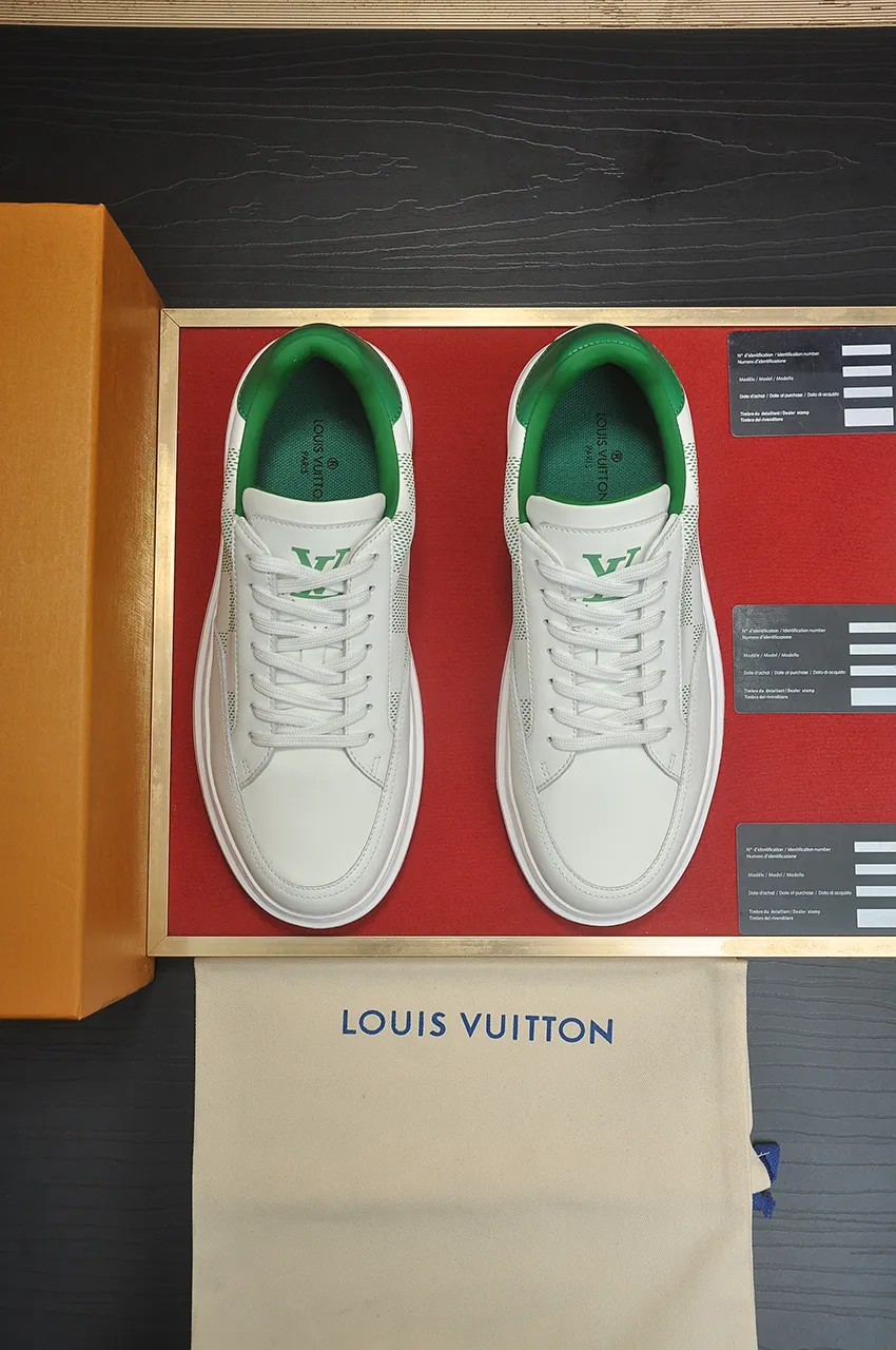 Men's men's shoes 💰640💶Original development, quality shipping, welcome to compare - LV sneaker series sports shoes introduce the loose silhouette of the ready-to-wear series into the spring and summer men's wear shows and make an eye-catching appearance. The cow leather upper is combined with rough fabric laces, and colorful beading highlights the brand's classic elements. LV letters mark the tongue and Monogram floral outsole. Mixed materials Made of top-grain cowhide, thick shoelace design, large Monogram print on the side, mesh lining and cotton feet, the comfort is as extreme as ever, premium heritage, quality first, worth owning! Size: Men’s 38-45 (45 is custom-made and cannot be returned or exchanged)